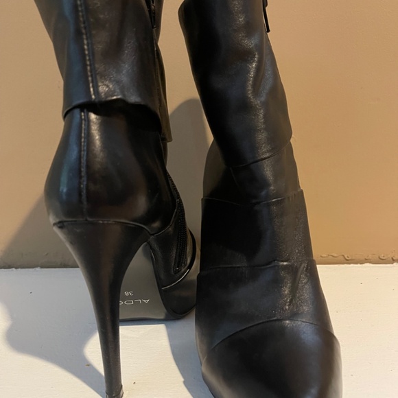 Black leather booties - Picture 3 of 5